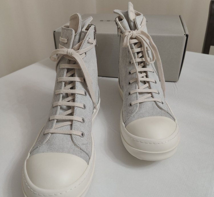 New Drkshdw Ramones Grey denim size 8us
