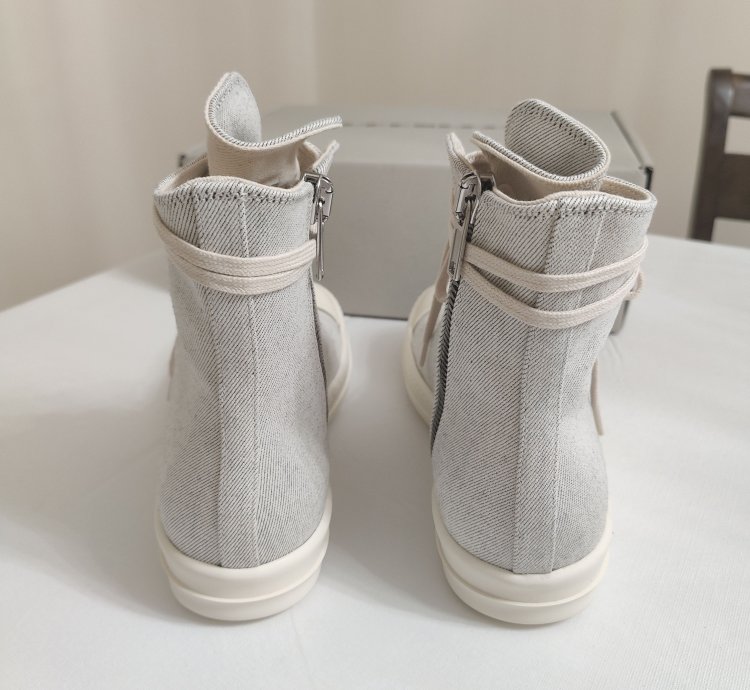 New Drkshdw Ramones Grey denim size 8us