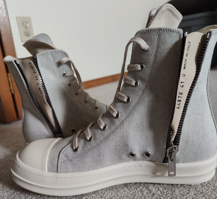 New Drkshdw Ramones Grey denim size 8us