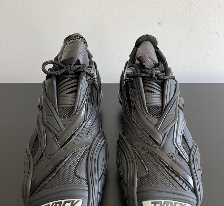 New In Box Tyrex Sneakers (42) US 9