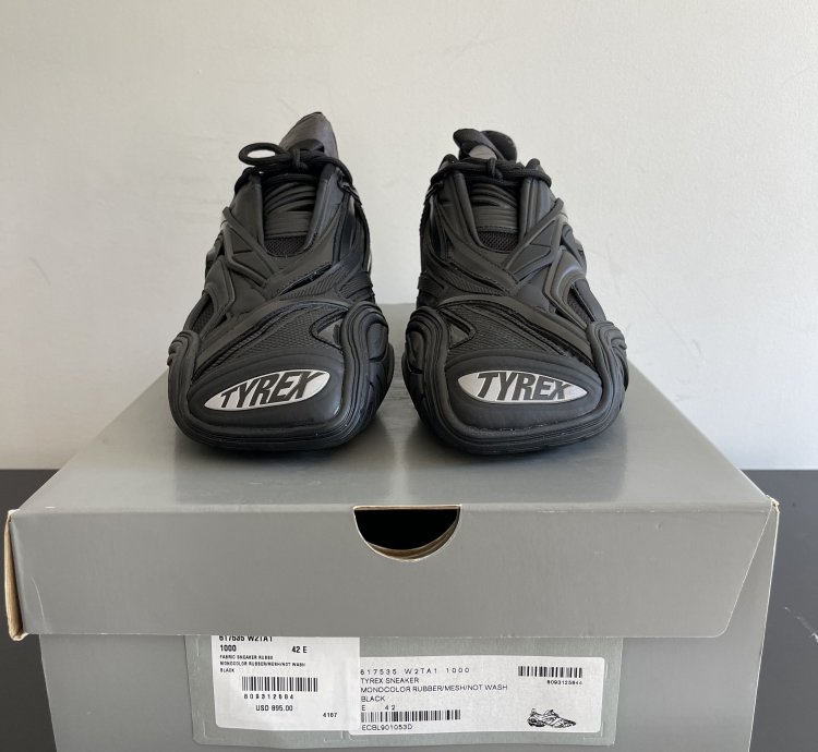 New In Box Tyrex Sneakers (42) US 9