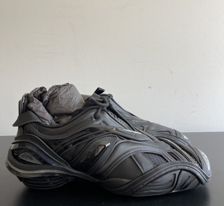 New In Box Tyrex Sneakers (42) US 9
