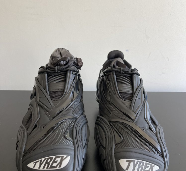 New In Box Tyrex Sneakers (44) US 11