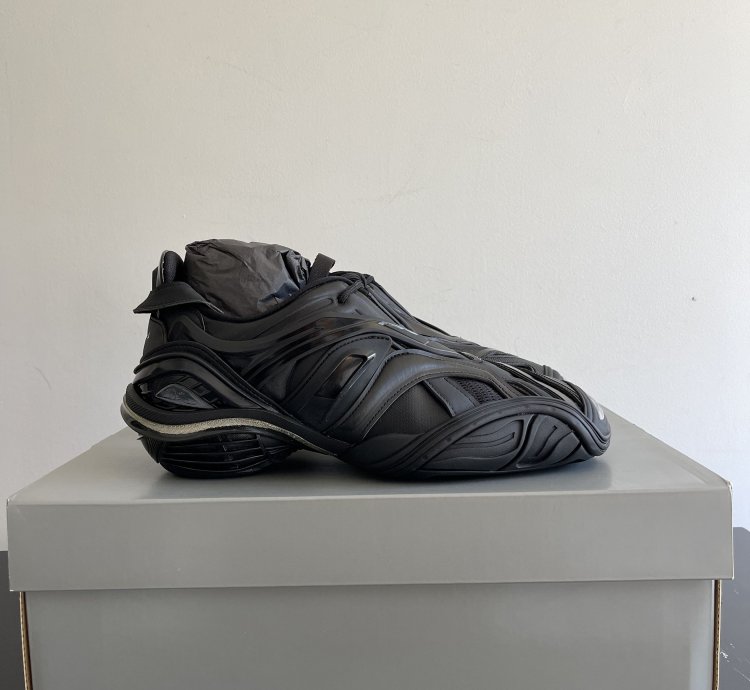 New In Box Tyrex Sneakers (44) US 11