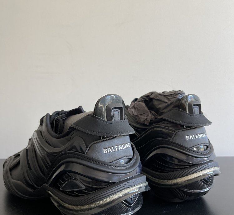 New In Box Tyrex Sneakers (44) US 11