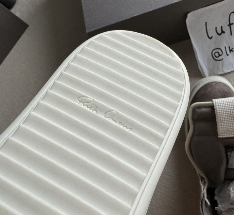 NEW RARE SAMPLE FW22 STROBE SUEDE LEATHER GEOBASKET