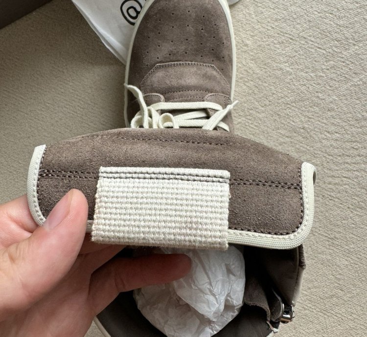 NEW RARE SAMPLE FW22 STROBE SUEDE LEATHER GEOBASKET