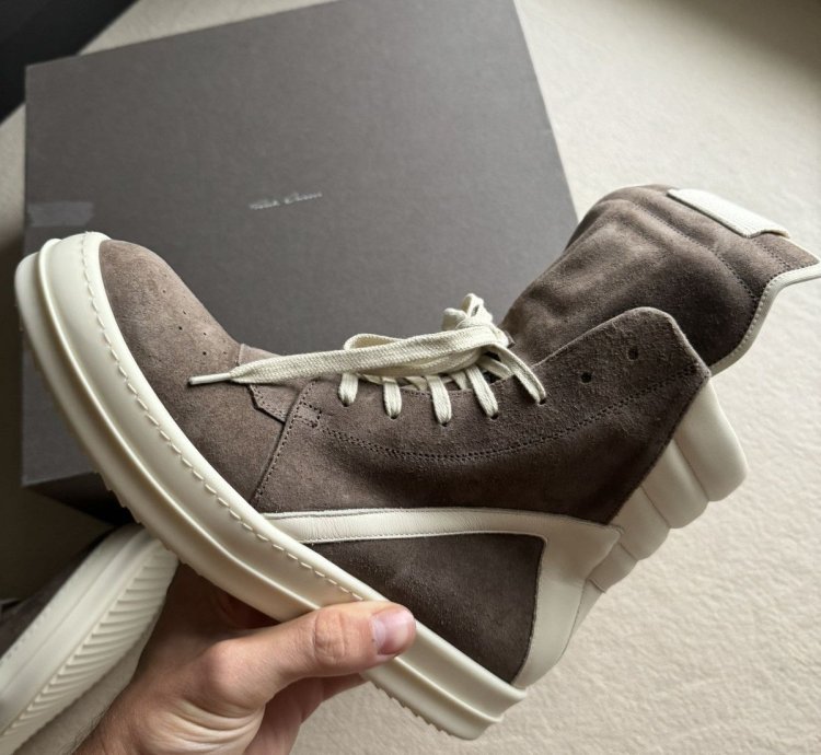 NEW RARE SAMPLE FW22 STROBE SUEDE LEATHER GEOBASKET