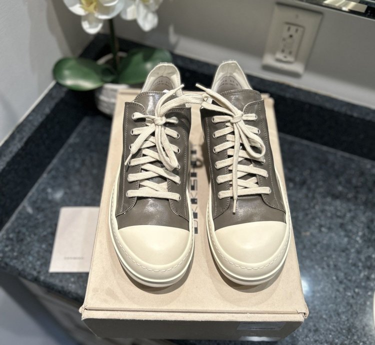 NEW SS18 Rick Owen Ramone Dust Milk Size 41