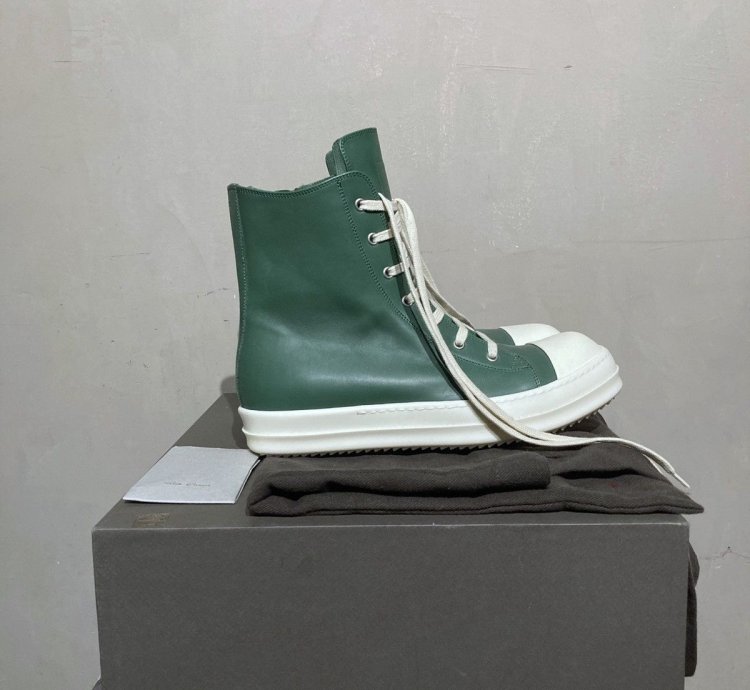 NEW TEAL MILK RAMONES LEATHER 42 9US GHOST STROBE