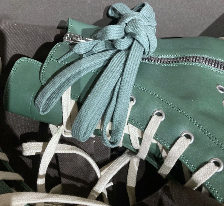 NEW TEAL MILK RAMONES LEATHER 42 9US GHOST STROBE