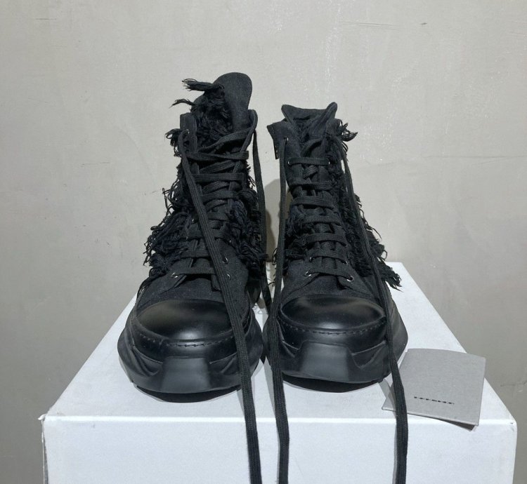 NEW TRIPLE BLACK DISTRESSED RAMONES DRKSHDW ABSTRACT 43