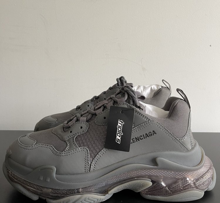 New Triple Sneakers (43) US 10
