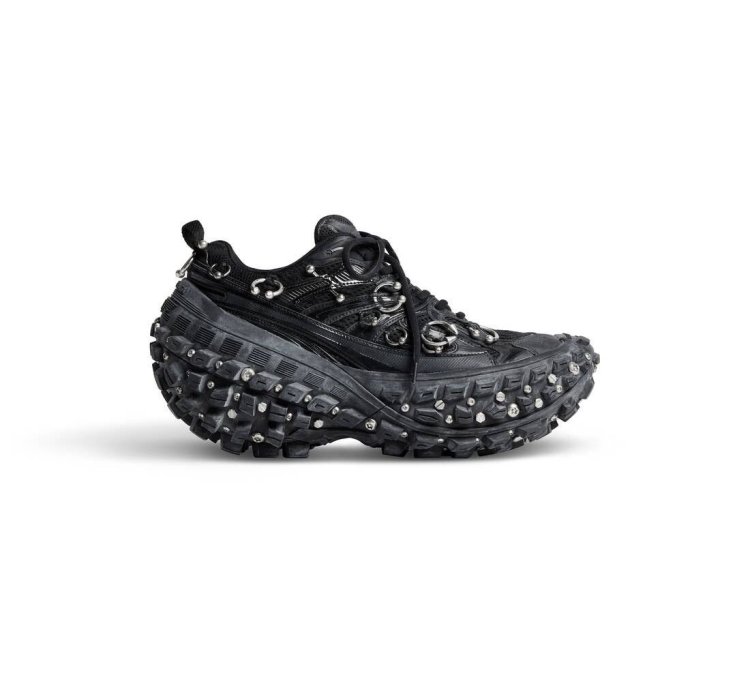 o1la1rc1a0325 Bouncer Screw Sneakers With Piercings in Black
