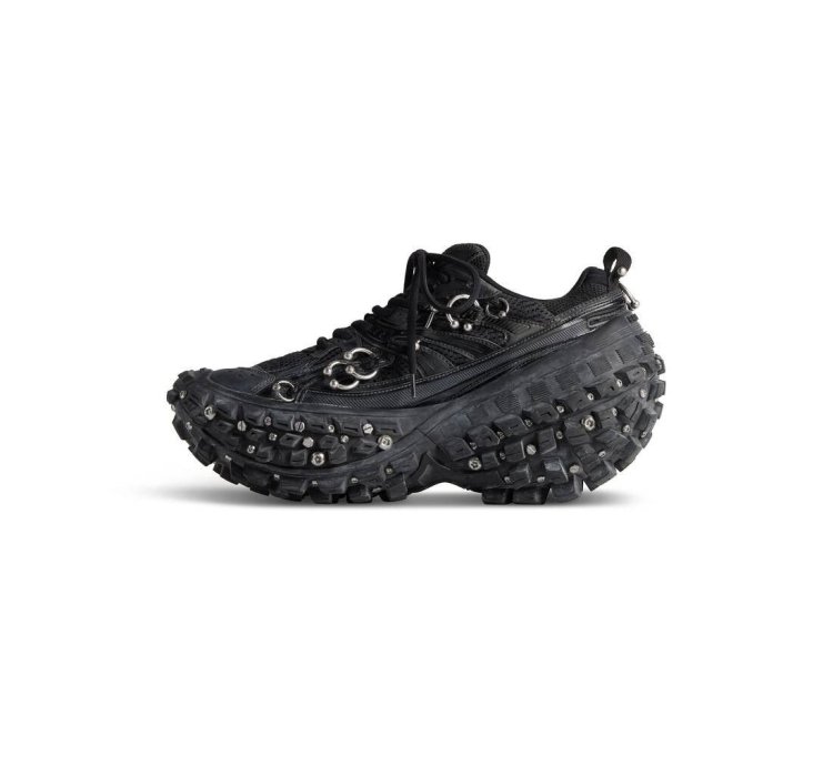 o1la1rc1a0325 Bouncer Screw Sneakers With Piercings in Black