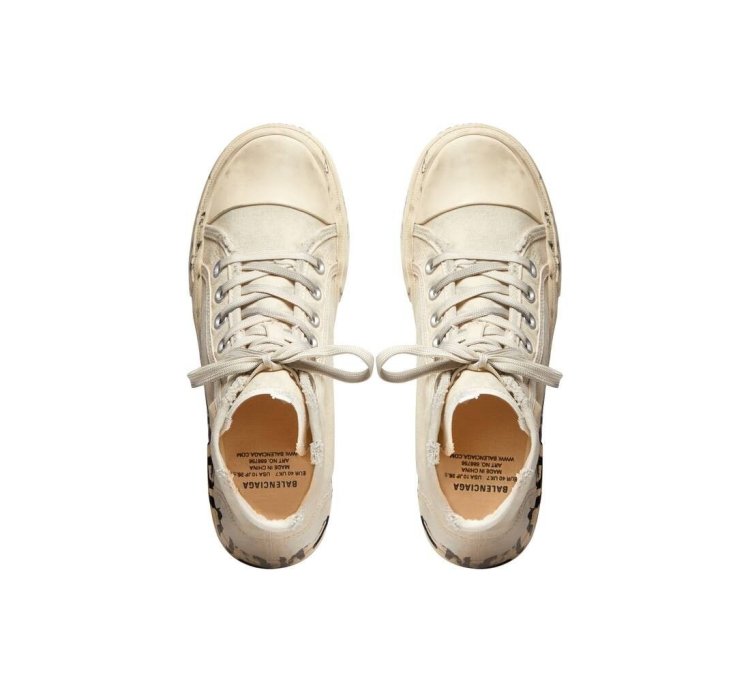 o1mt1gz0824 Paris High Top Graffiti Sneaker in Cream