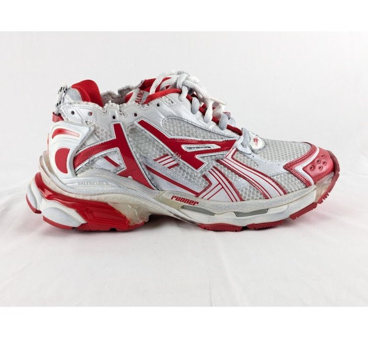 o1rshd1 Bicolor Mesh Runner in White Red