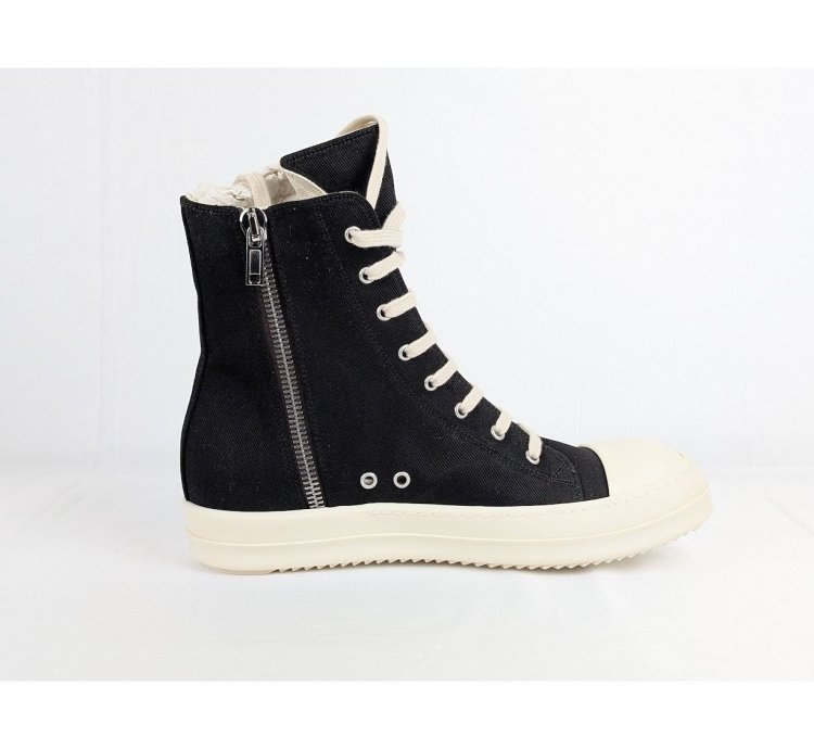 o1rshd1 High-Top Sneakers in Black Milk