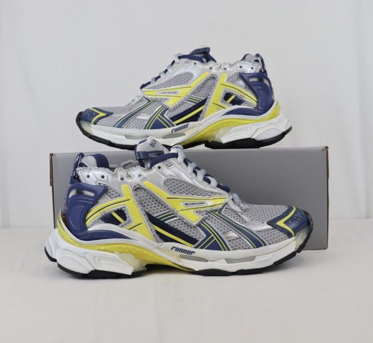 o1rshd1 Low Top Sneakers in Blue Yellow