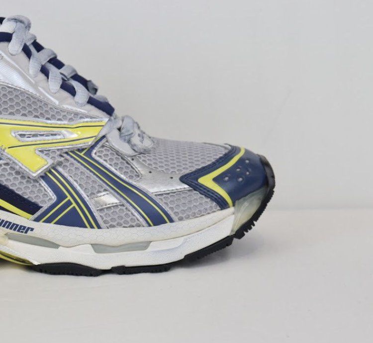 o1rshd1 Low Top Sneakers in Blue Yellow