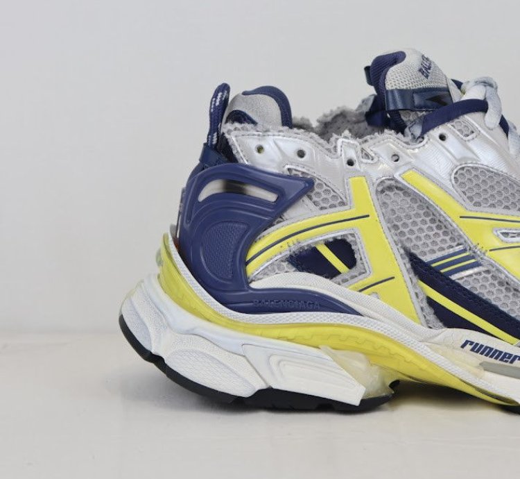 o1rshd1 Low Top Sneakers in Blue Yellow