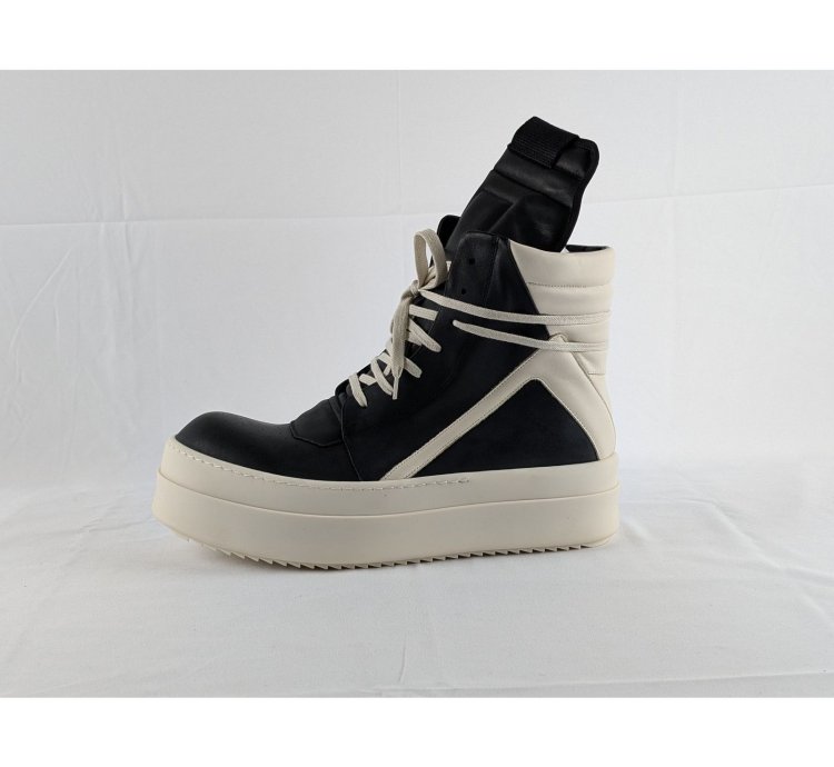 o1rshd1 Mega Bumper Geobasket Sneakers in Black Milk