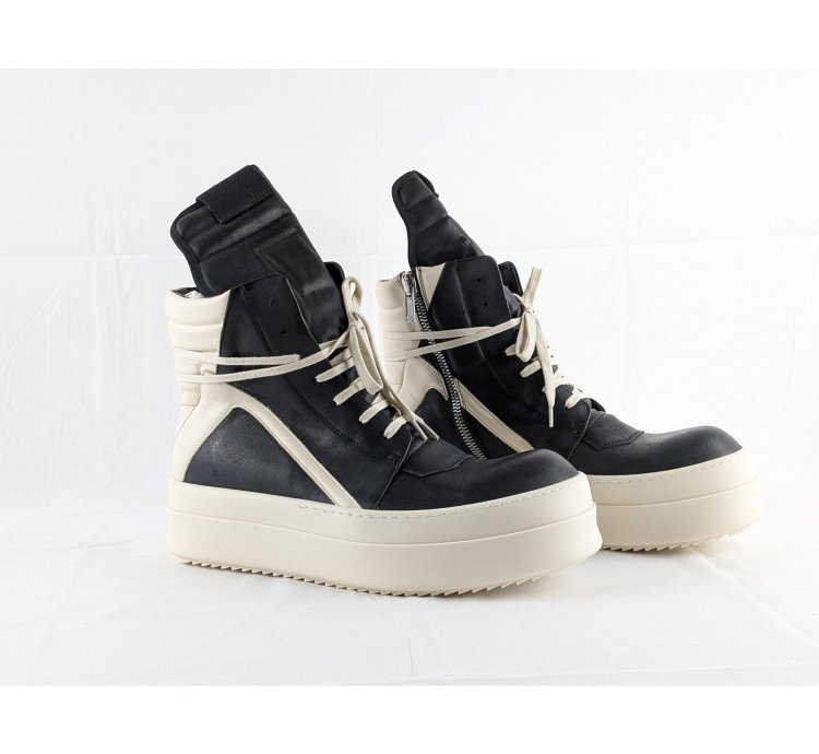 o1rshd1 Mega Bumper Geobasket Sneakers in Black Milk
