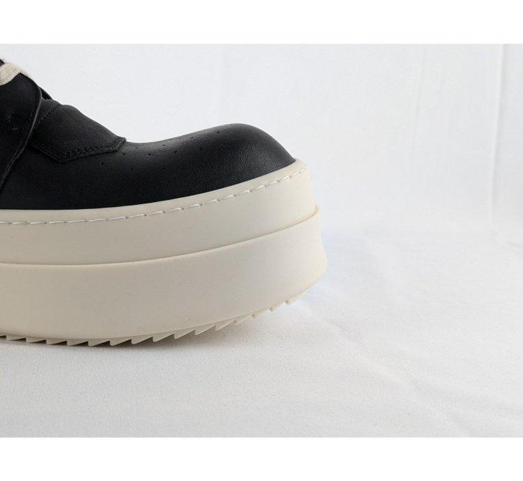 o1rshd1 Mega Bumper Geobasket Sneakers in Black Milk