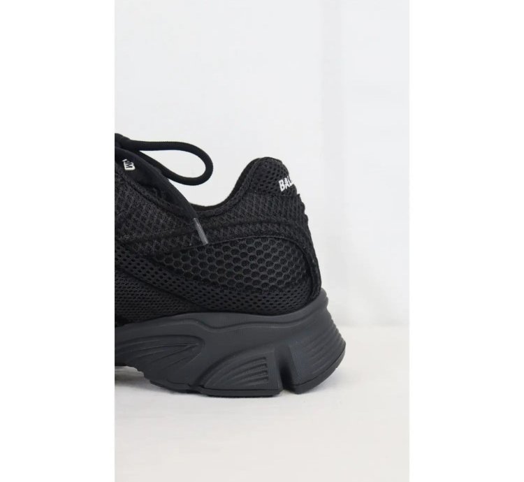 o1rshd1 Monocolor Fabric Mesh Phantom Sneaker in Black