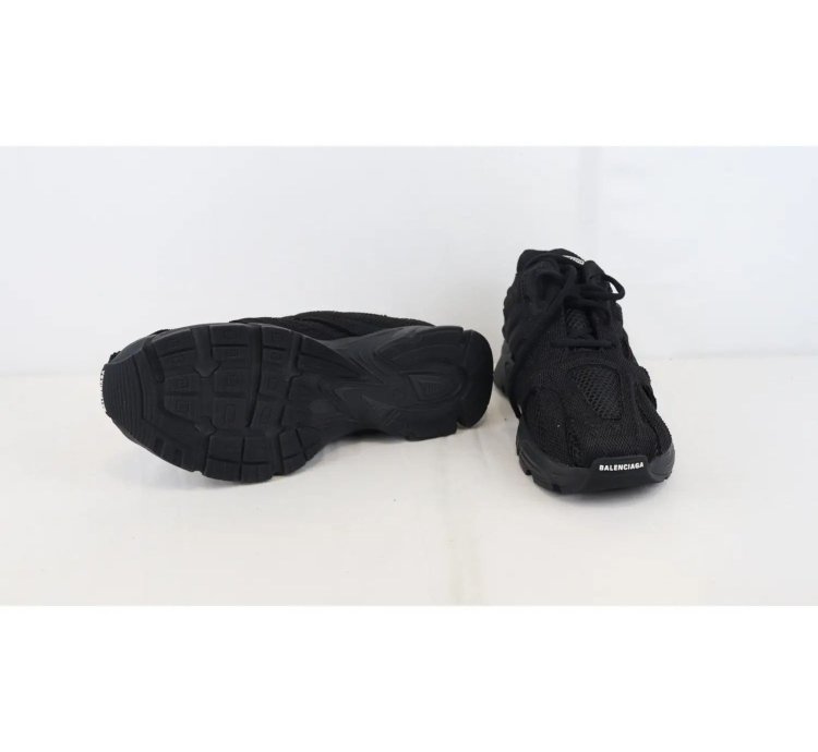 o1rshd1 Monocolor Fabric Mesh Phantom Sneaker in Black