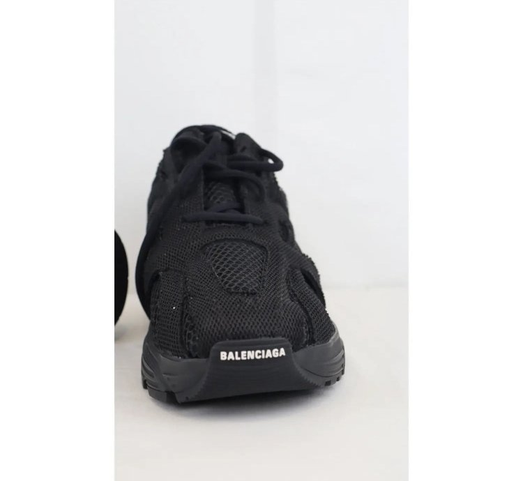 o1rshd1 Monocolor Fabric Mesh Phantom Sneaker in Black