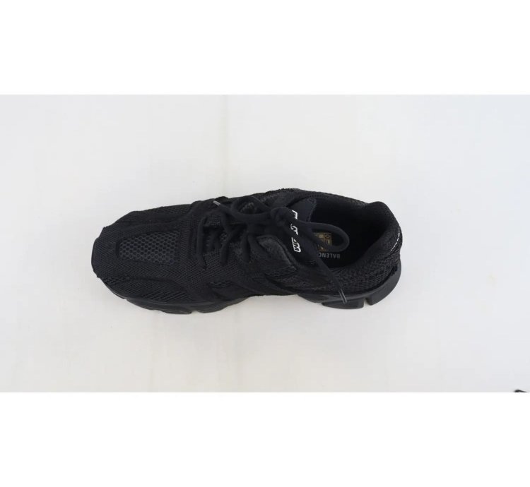 o1rshd1 Monocolor Fabric Mesh Phantom Sneaker in Black