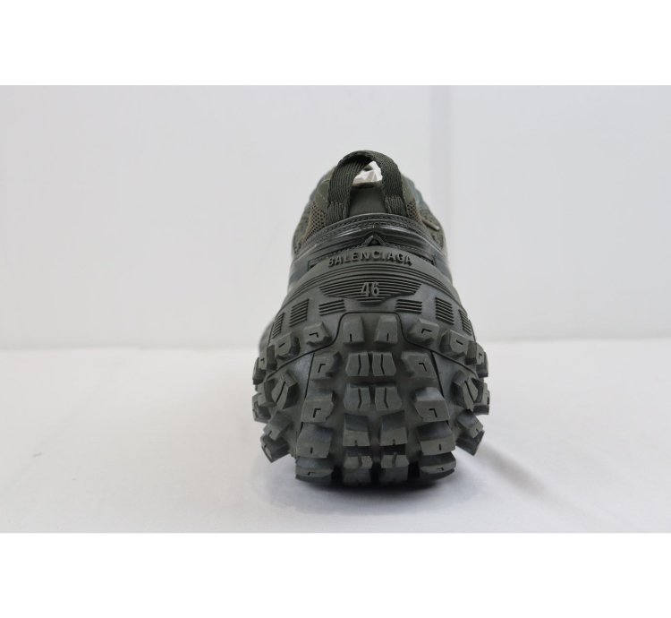 o1rshd1 Monocolor Rubber Mesh Defender Sneakers in Kaki