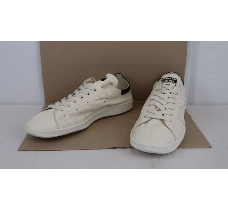 o1rshd1 Stan Smith Adidas Sneakers in Off-White