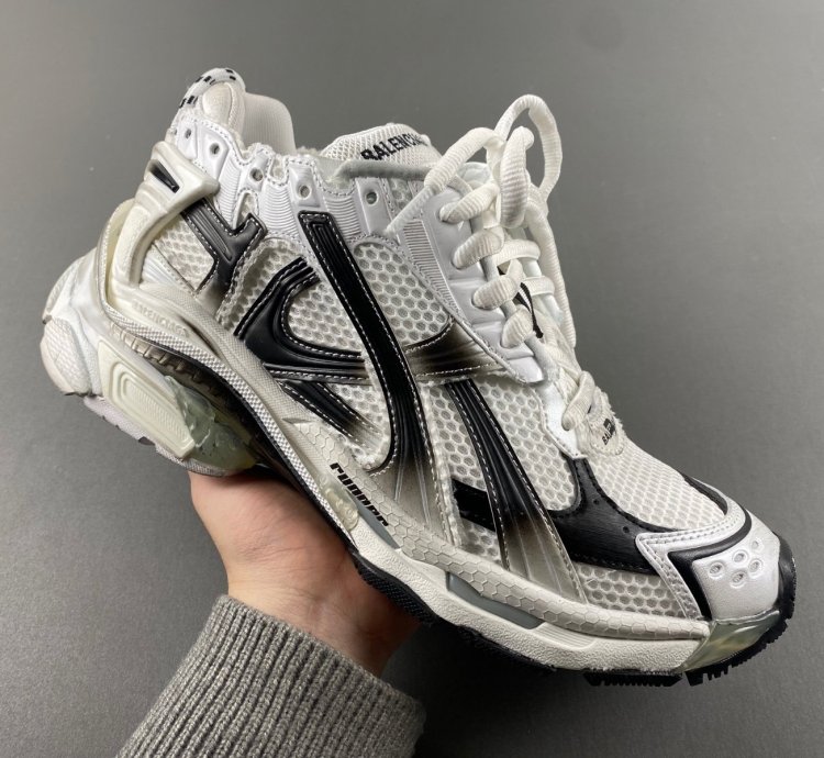 Balenciaga Runner White Black Gradient