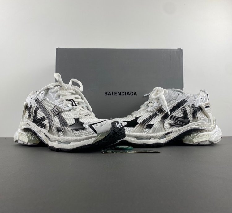 Balenciaga Runner White Black Gradient