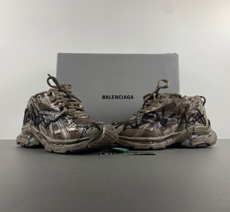 Balenciaga Runner Graffiti White