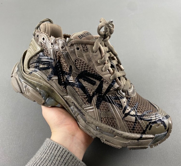 Balenciaga Runner Graffiti White
