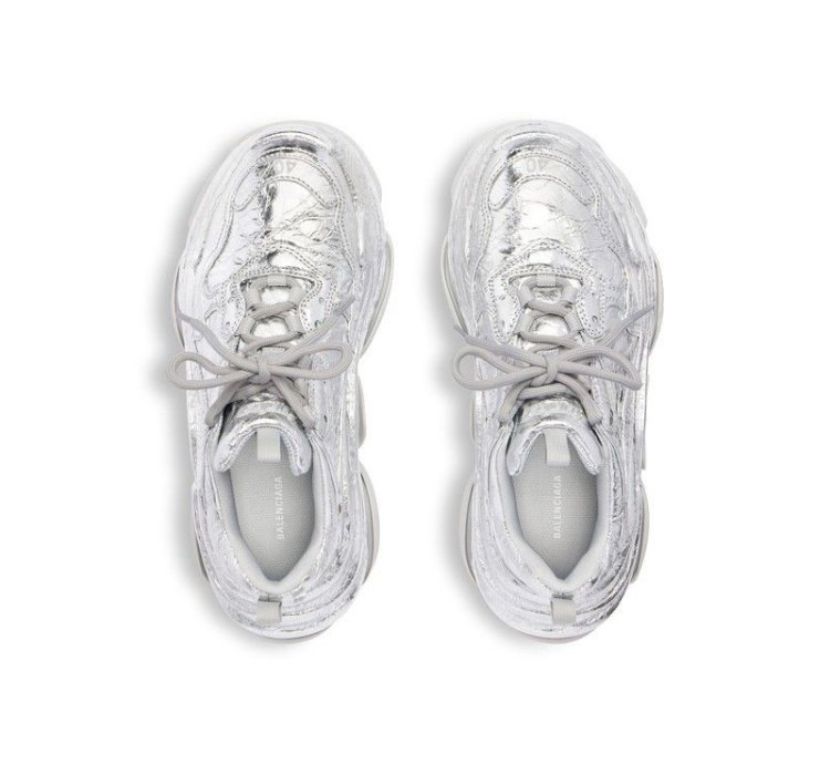 o1w1db10425 Triple Sneakers in Silver