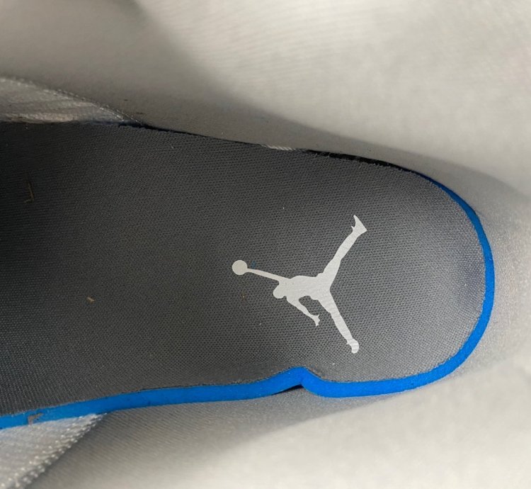 Jordan 1 Mid SE White Medium Grey Cool Grey