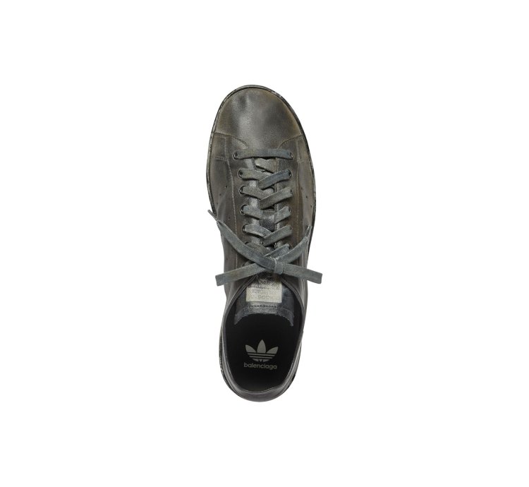 o1w1db10824 Stan Smith Worn-Out Sneaker in Black