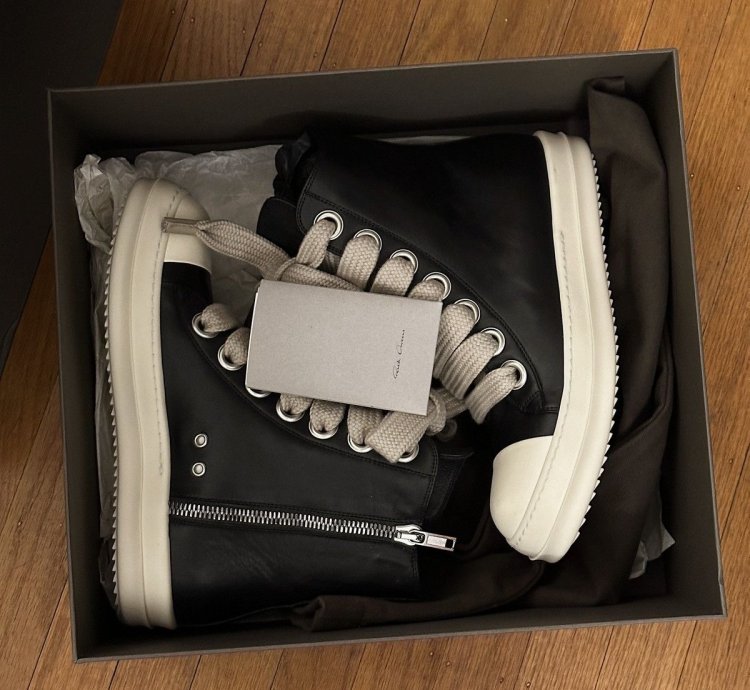 OG Jumbo Lace mainline Ramones (brand new in box)