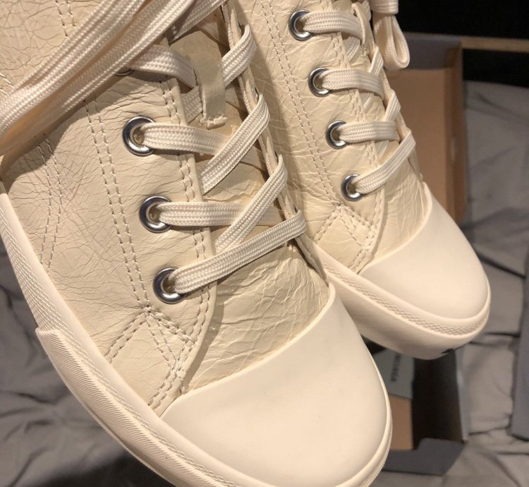 Paris leather low-top sneaker