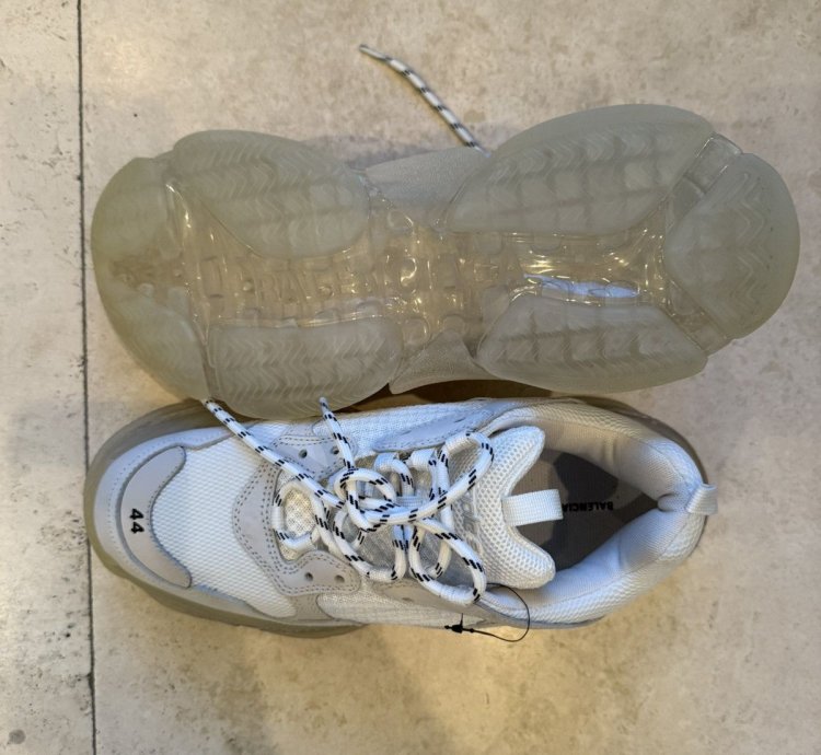 RARE BALENCIAGA TRIPLE OFFWHITE SNEAKERS
