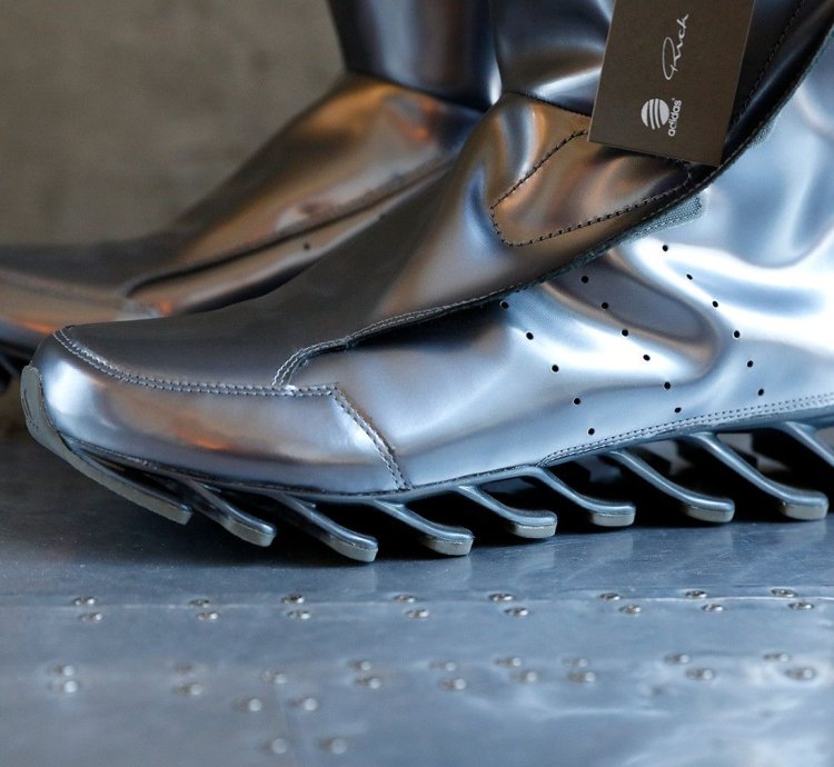 RARE NEW OLD STOCK Metallic Silver Springblade High