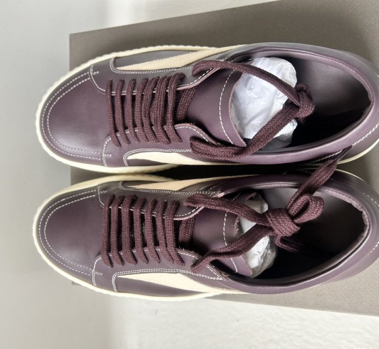 RARE Vintage Sneakers in Amethyst