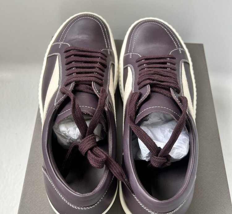 RARE Vintage Sneakers in Amethyst