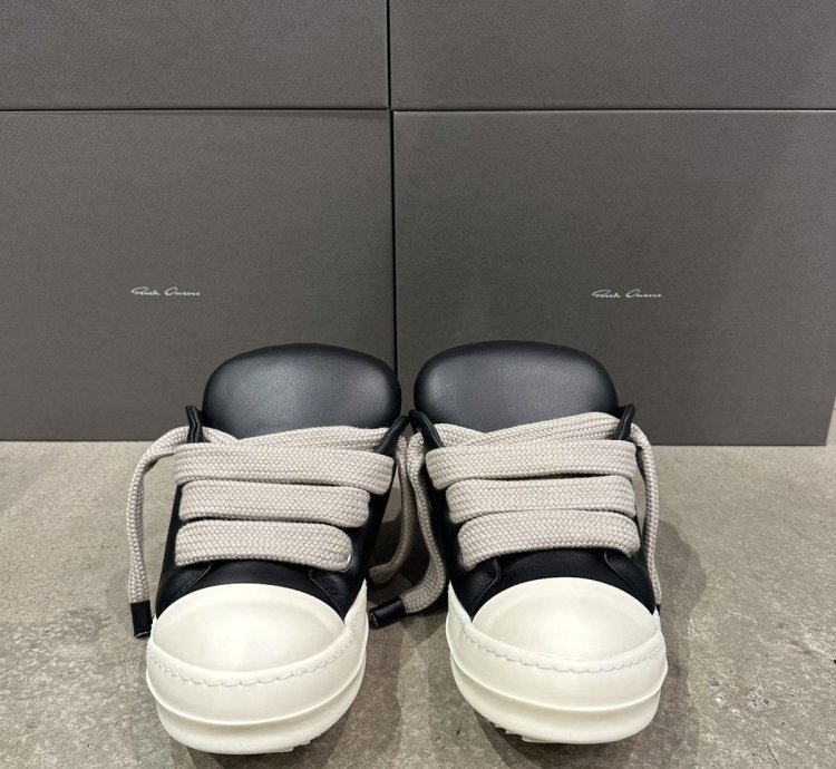 RICK OWENS - Jumbo Lace Low Black Milk