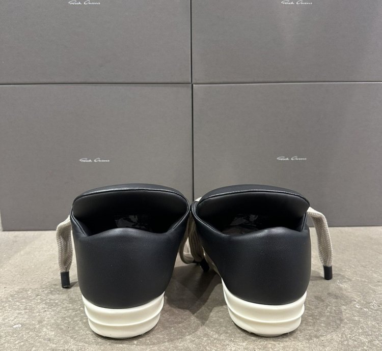 RICK OWENS - Jumbo Lace Low Black Milk