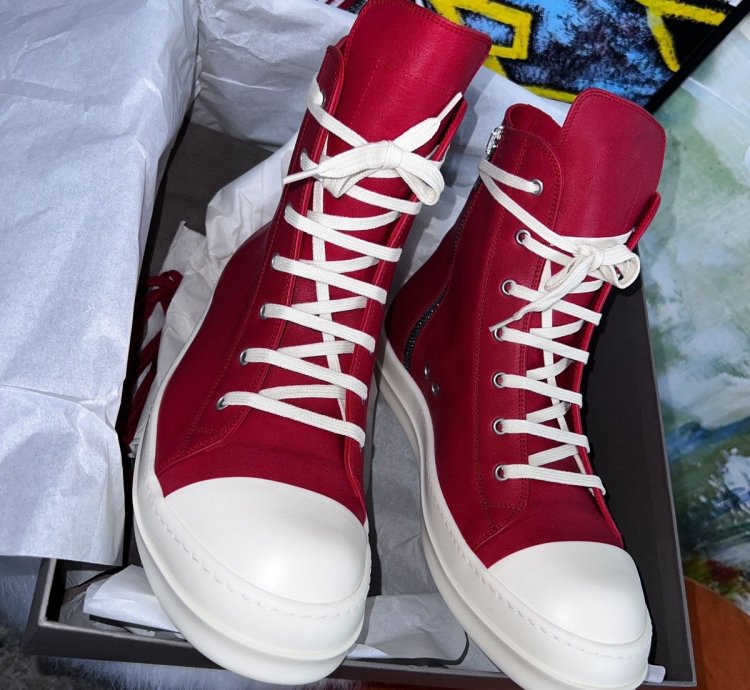 RICK OWENS HI TOP SNEAKERS
